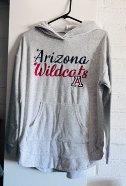 Women’s soft Arizona Wildcats hoodie $10 BROADWAY & PANTANO AREA