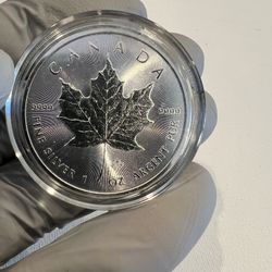 1 Oz Fine Silver Round - 2014 $5 Canadian Maple Leaf From RCM 