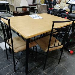 New Table And Chairs Set 