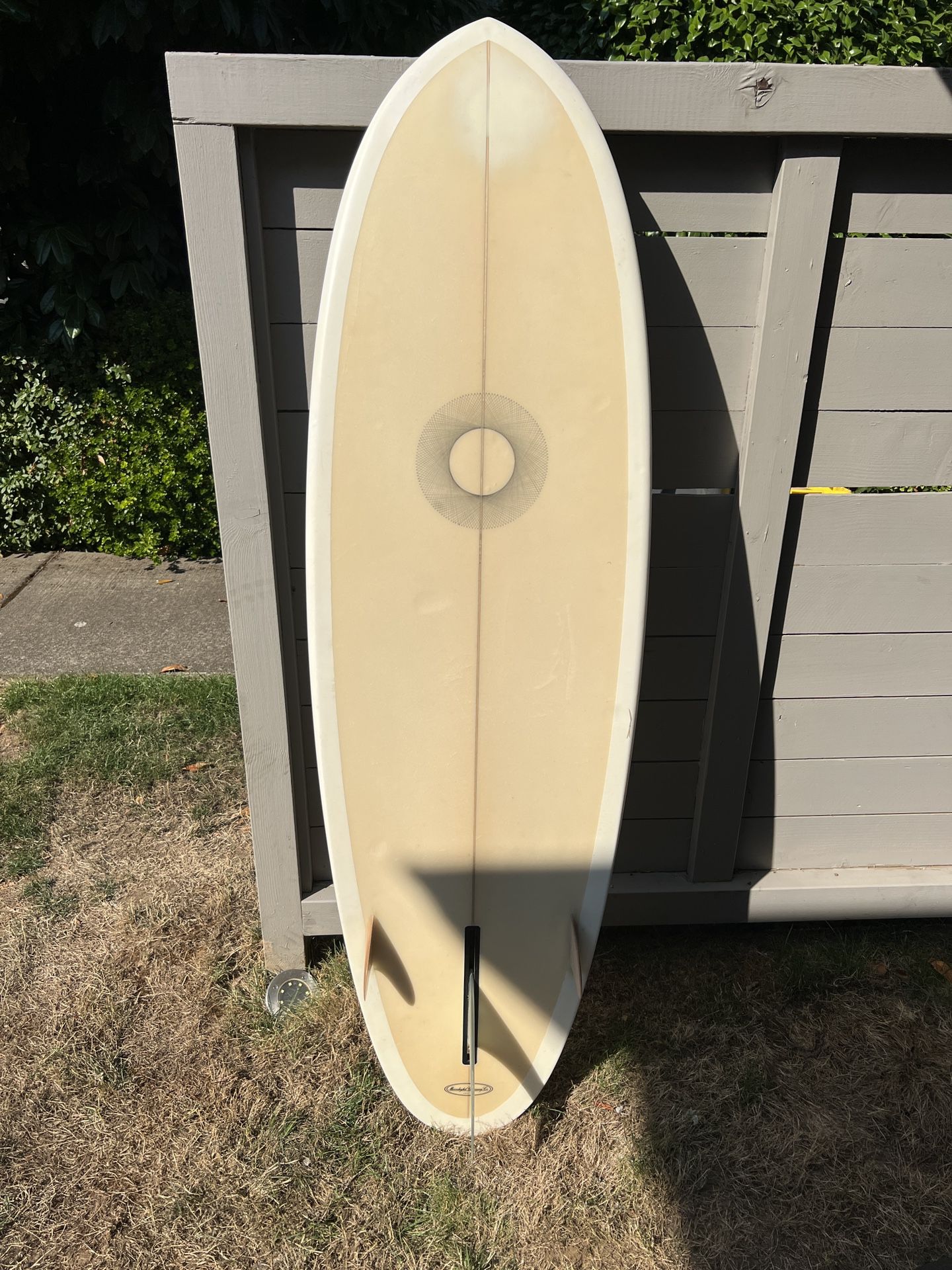 5’10” Mandala Stubbie Surfboard 2+1 Hull