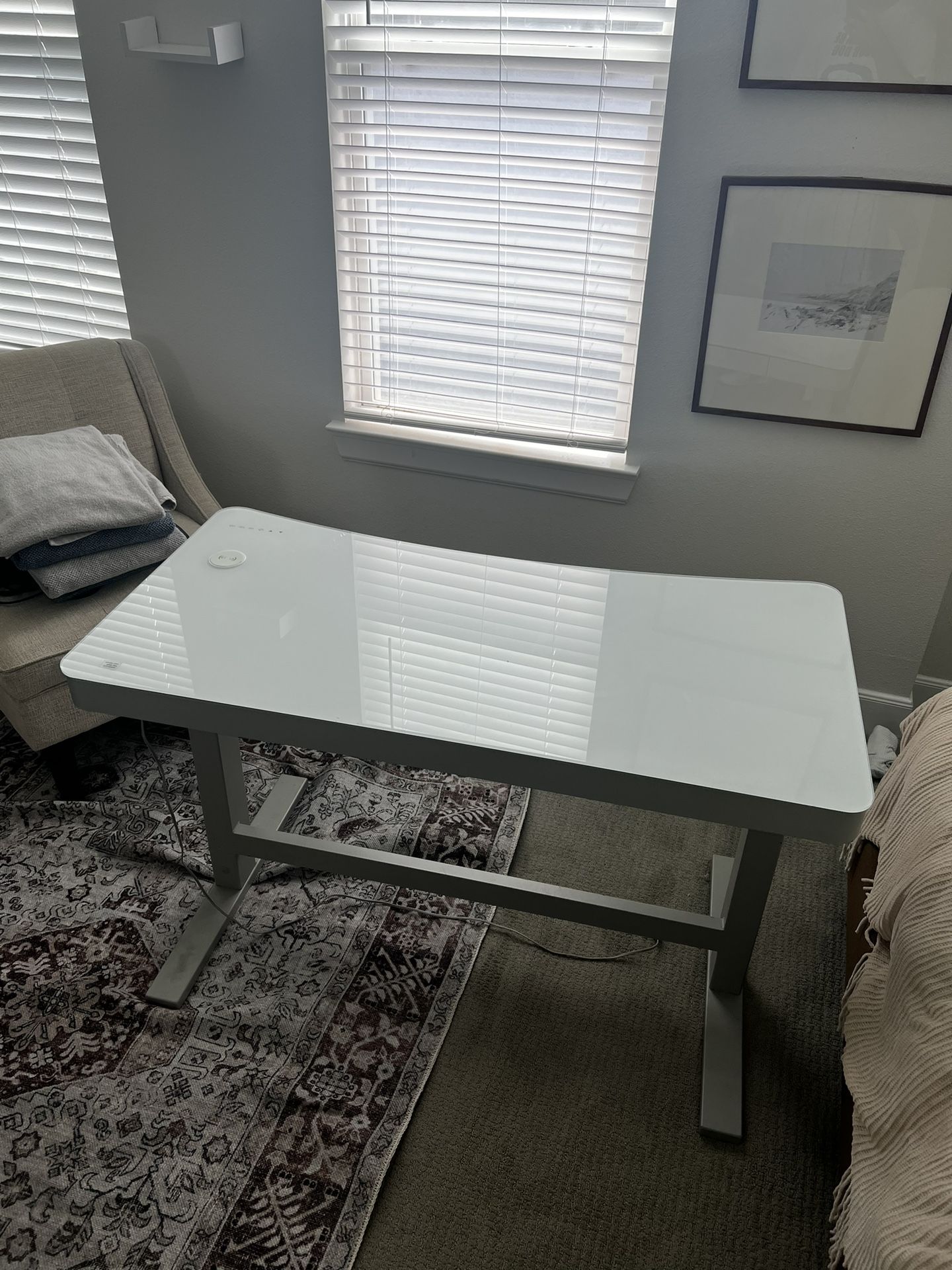 Electric Rising Desk (Glass Top) W/wirelesscharge