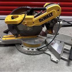 DWS779 12” Double Bevel Sliding Compound Miter Saw