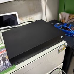 Xbox One X 1tb 2 Games 