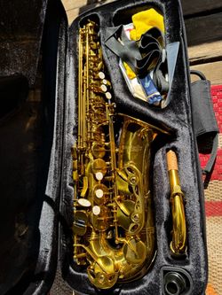 BetterSaxss Alto Saxophone w/carrying case and accessories