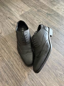 Mens dress up shoes size 8 men
