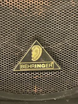 Pair of Behringer Eurolive B215 Passive PA Speakers with stands (600W)