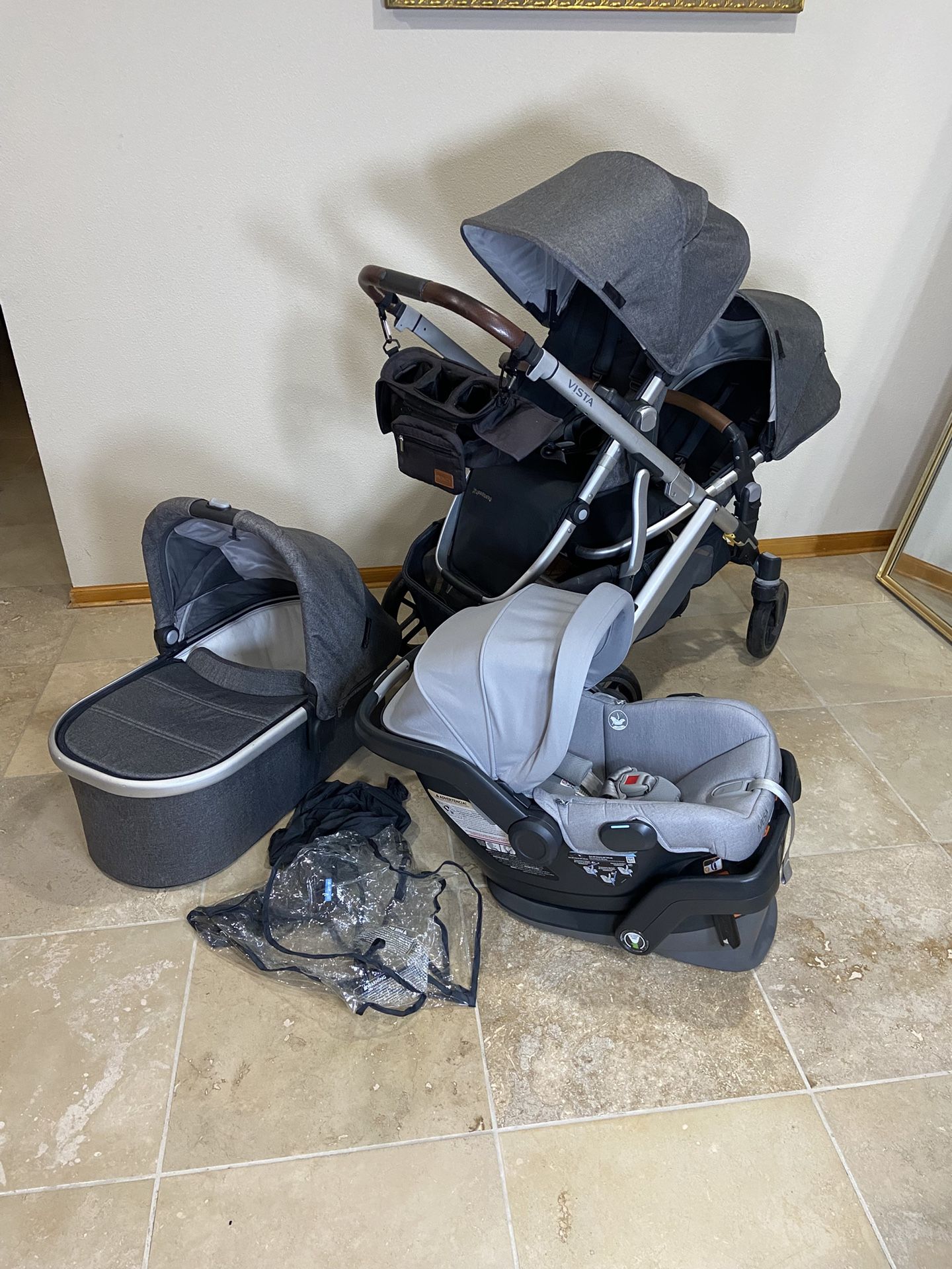 Uppababy Vista V2 Double Stroller with Bassinet and Car Seat Grey 
