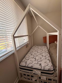 Kids House Bed Frame – Solid Wood Montessori Floor Bed – White Twin Size House Bed – Modern Children’s Bed Frame