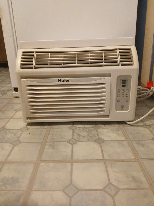 Ac w/ wireless controller