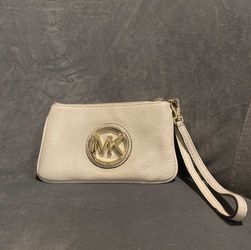 Micheal Kors Wristlet 