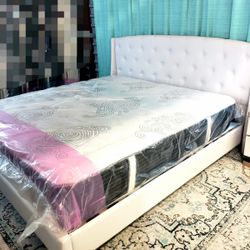 NEW KING MATTRESS AND BOX SPRING 