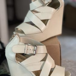 Womens Off while Sandals 👡 Size 6.5