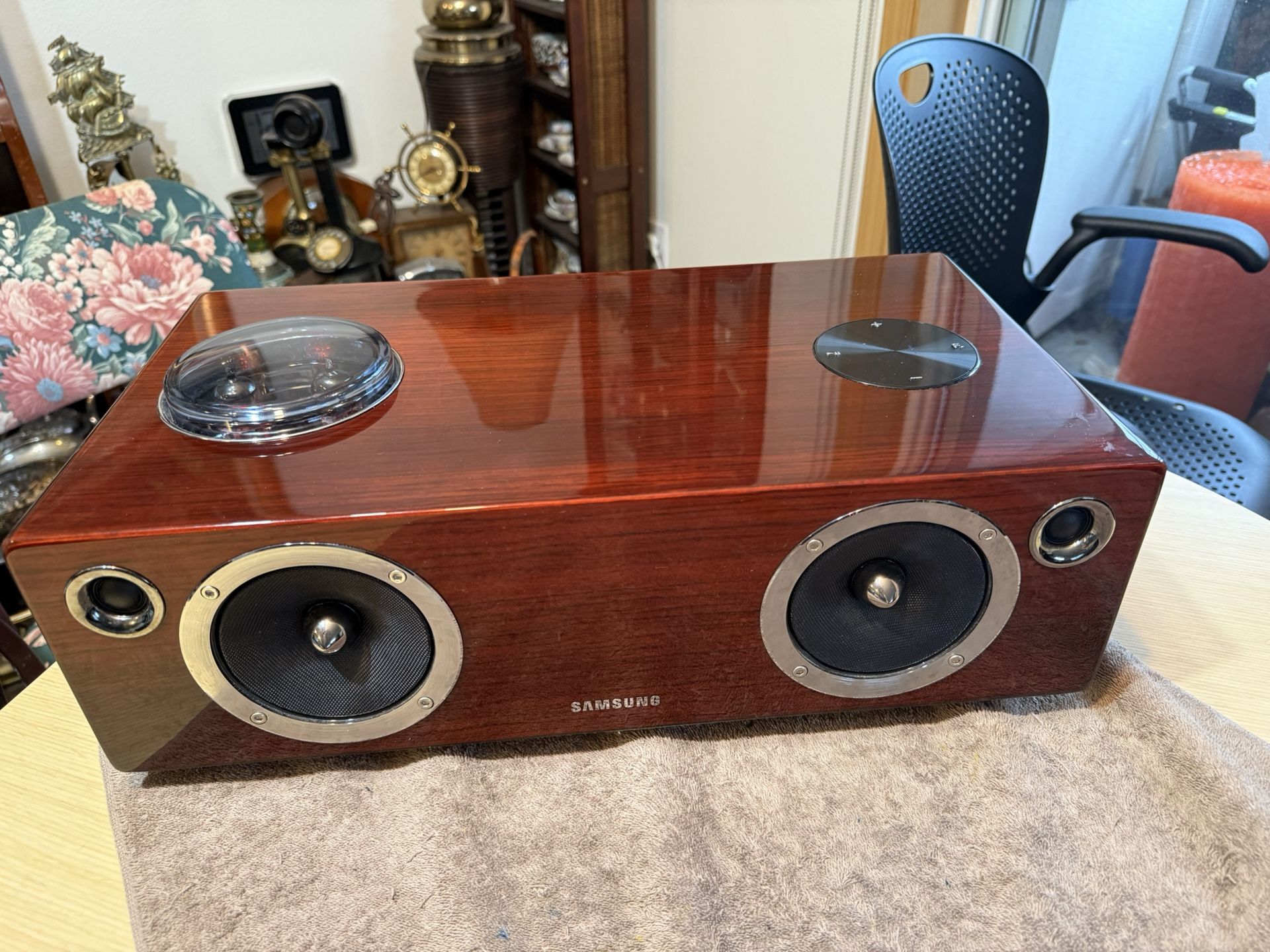 Samsung DA-E751 Wireless Audio System with Dual Dock