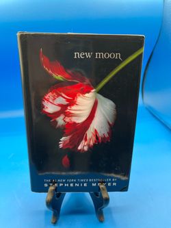 Stephenie Meyer New Moon (Twilight Saga vol 2)
