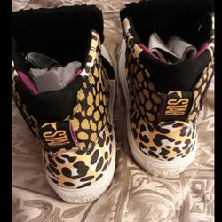 Woman High Top Sneakers