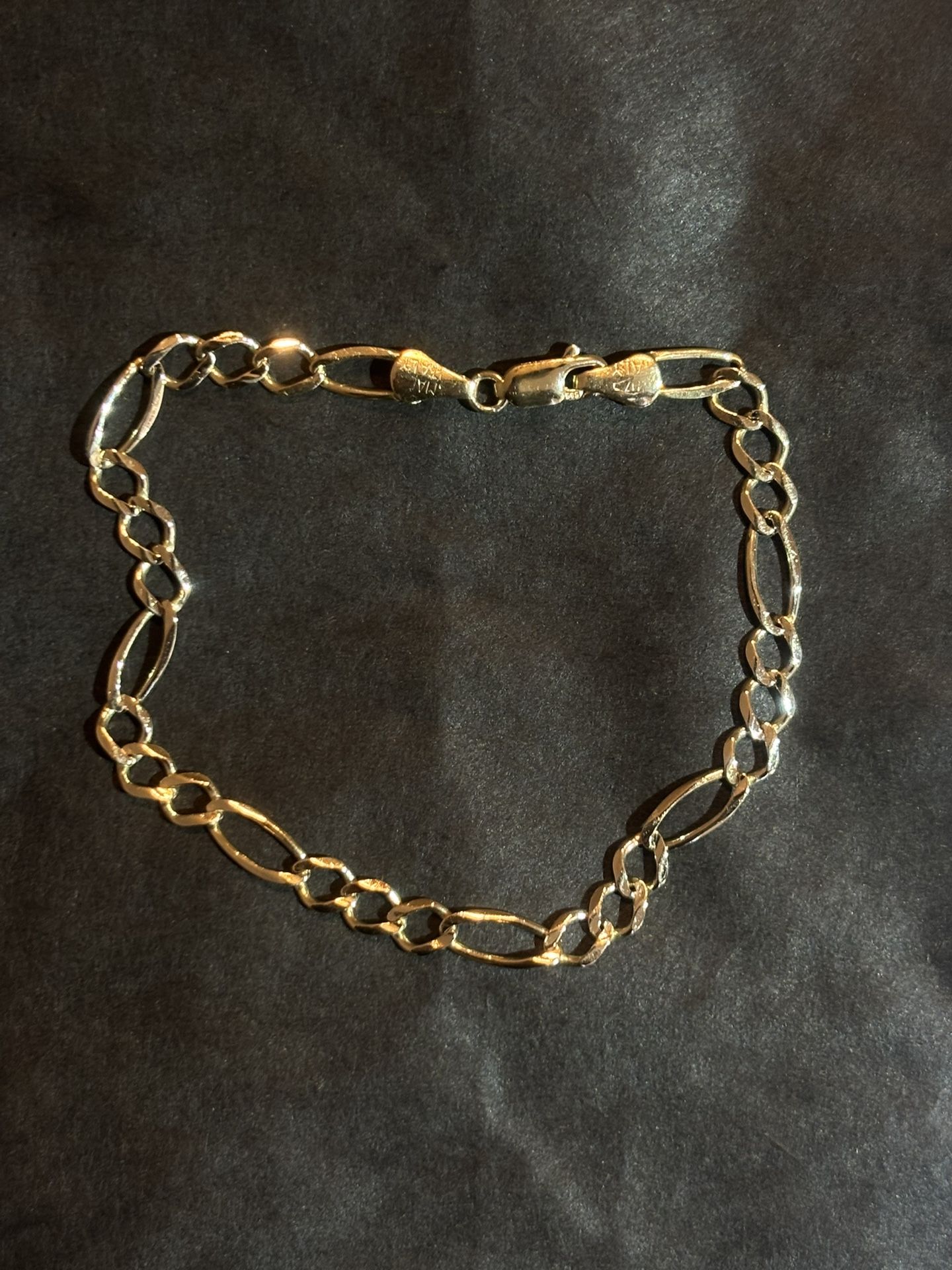 Gold Figaro Bracelet ⚜️
