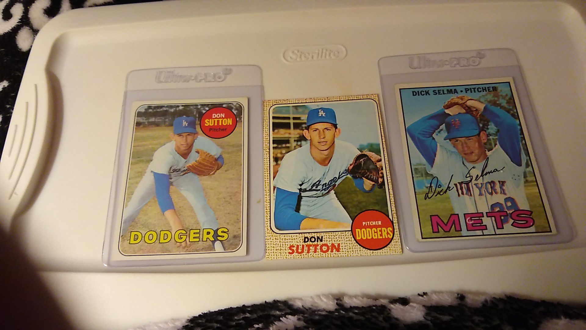 Three nice Topps baseball cards