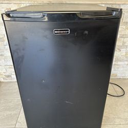 Emerson 4.5 Cu Mini Fridge With Freezer