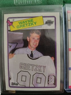 Wayne Gretzky Topps LA Kings Hockey Card