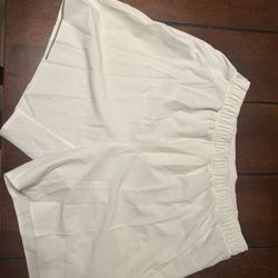 Lululemon shorts Large