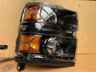 Right Headlight Chevy Silverado 2500,3500 , 2015-19