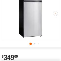 Vissani 7.1 Cu Ft Top Freezer Refrigerator 