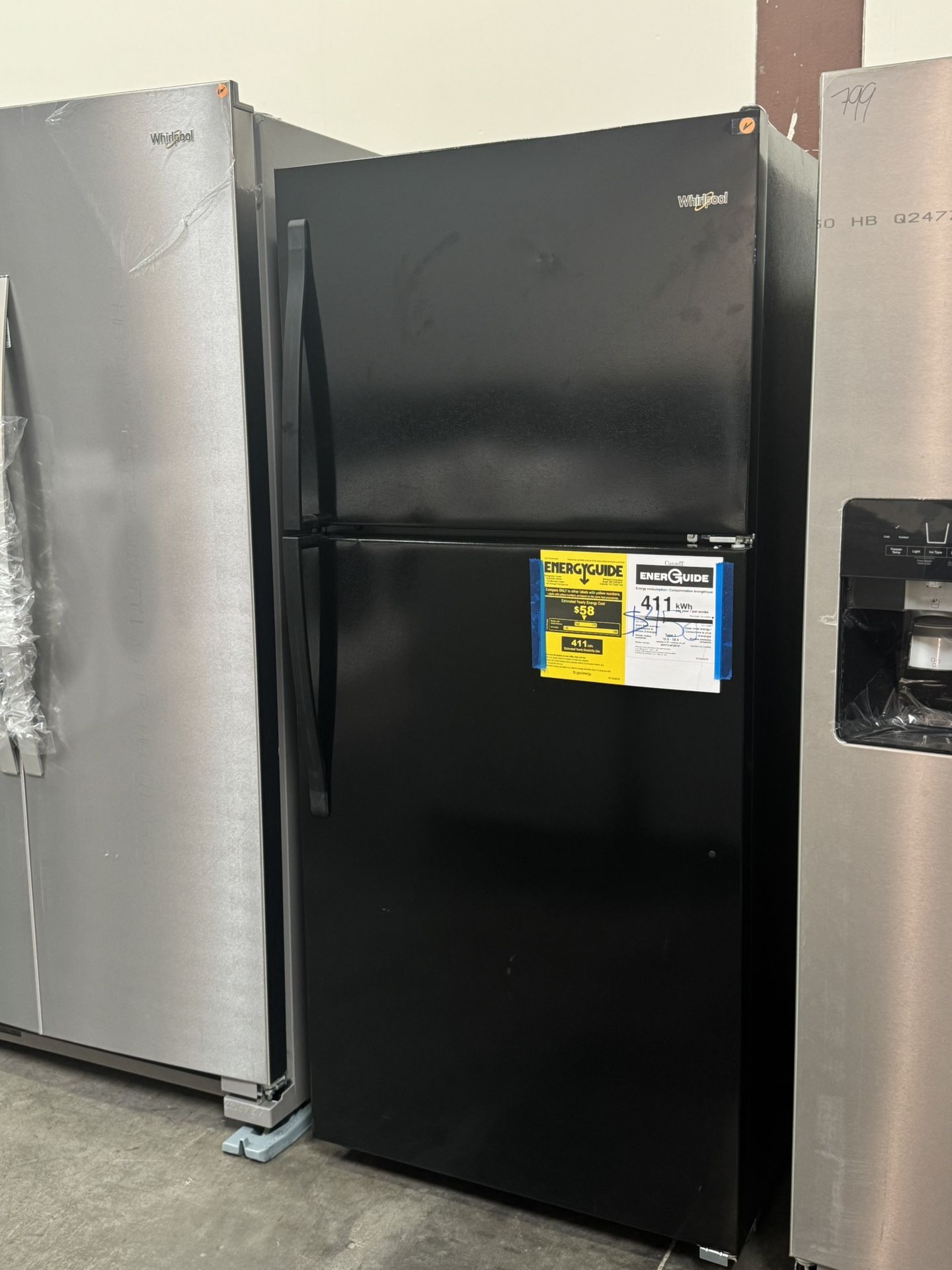 Whirlpool Top Freezer Refrigerator In Black, 1 Year Manufacturer Warranty Included