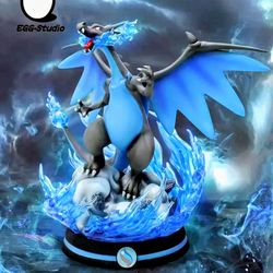 Pokemon Egg Studios Mega Charizard Resin Statue