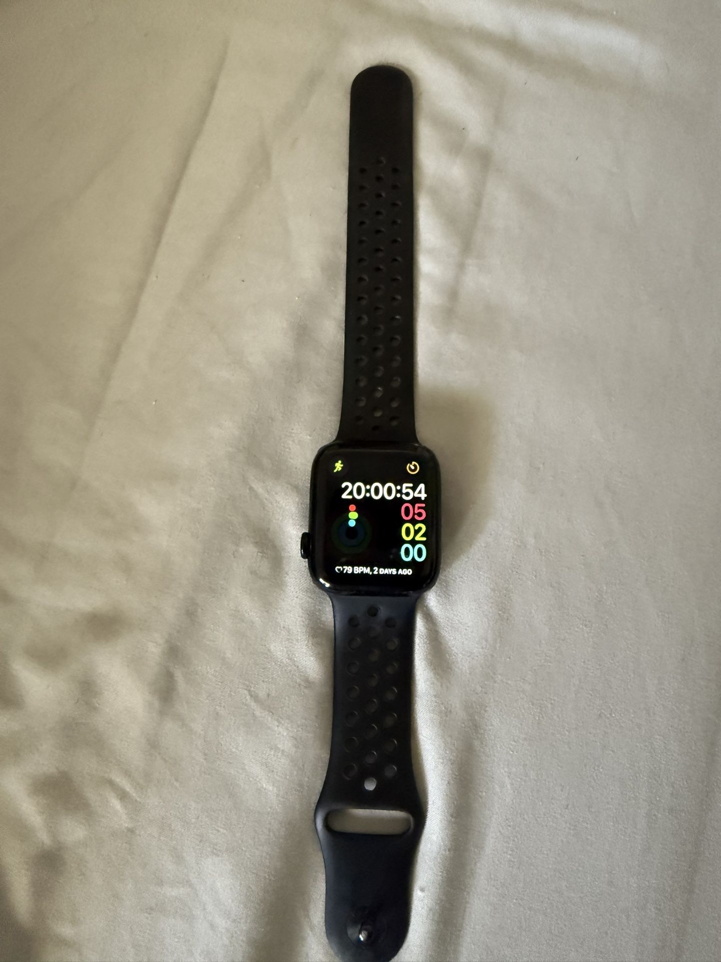 Apple Watch SE (2nd Gen + GPS) 44mm