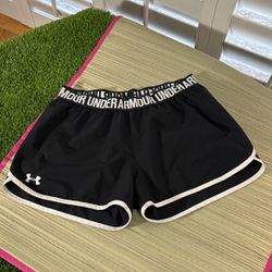 Under Armour Women’s Athletic Shorts/Size M W/ Pockets