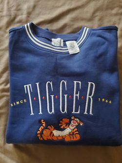 Disney Adult 2x Crewneck