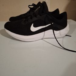 Nike Winflo 10 Men's Running Shoes Size 8.5