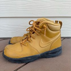 Nike shoes youth size 3