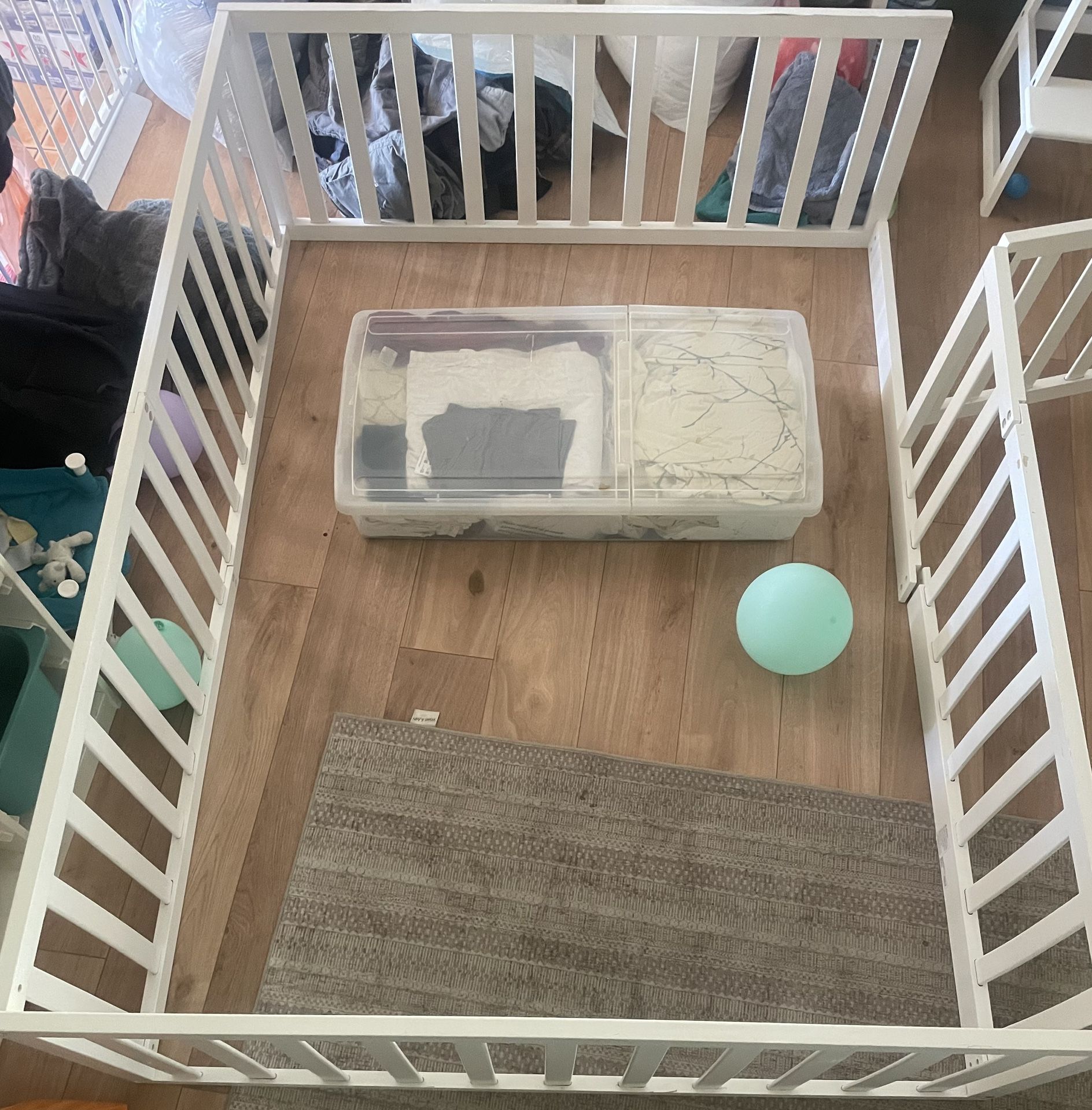 Full size floor bed crib for Small Babies