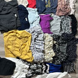 Women’s Size Small 25 Piece Lot