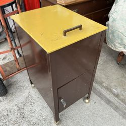 File Cabinet With Key