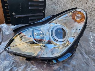 Headlight mercedes cls