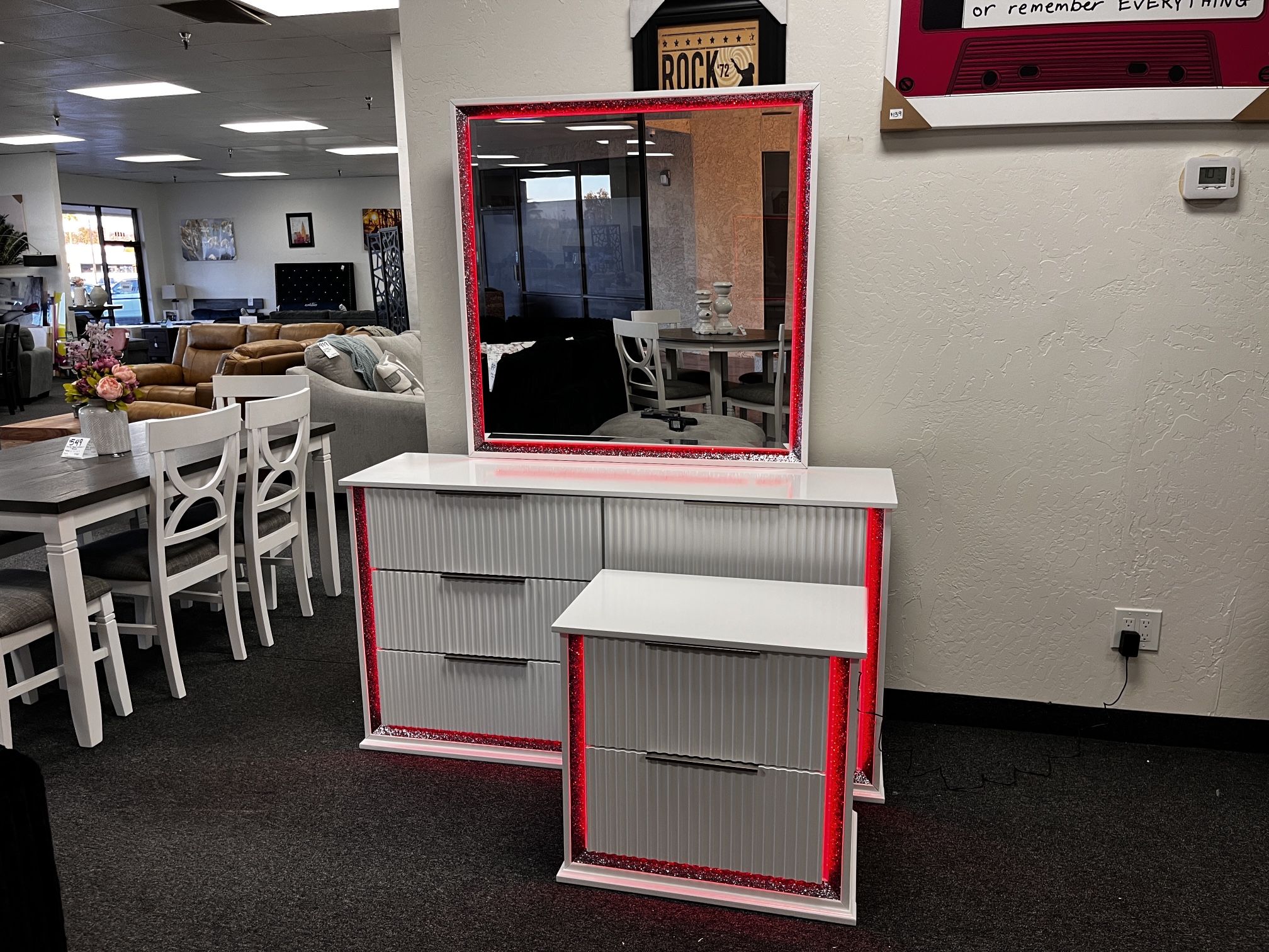 Dresser Mirror And Nightstand With Lights 
