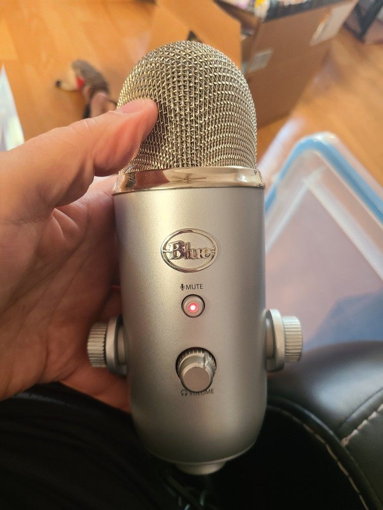 Blue Yeti USB Mic Open Box Like New