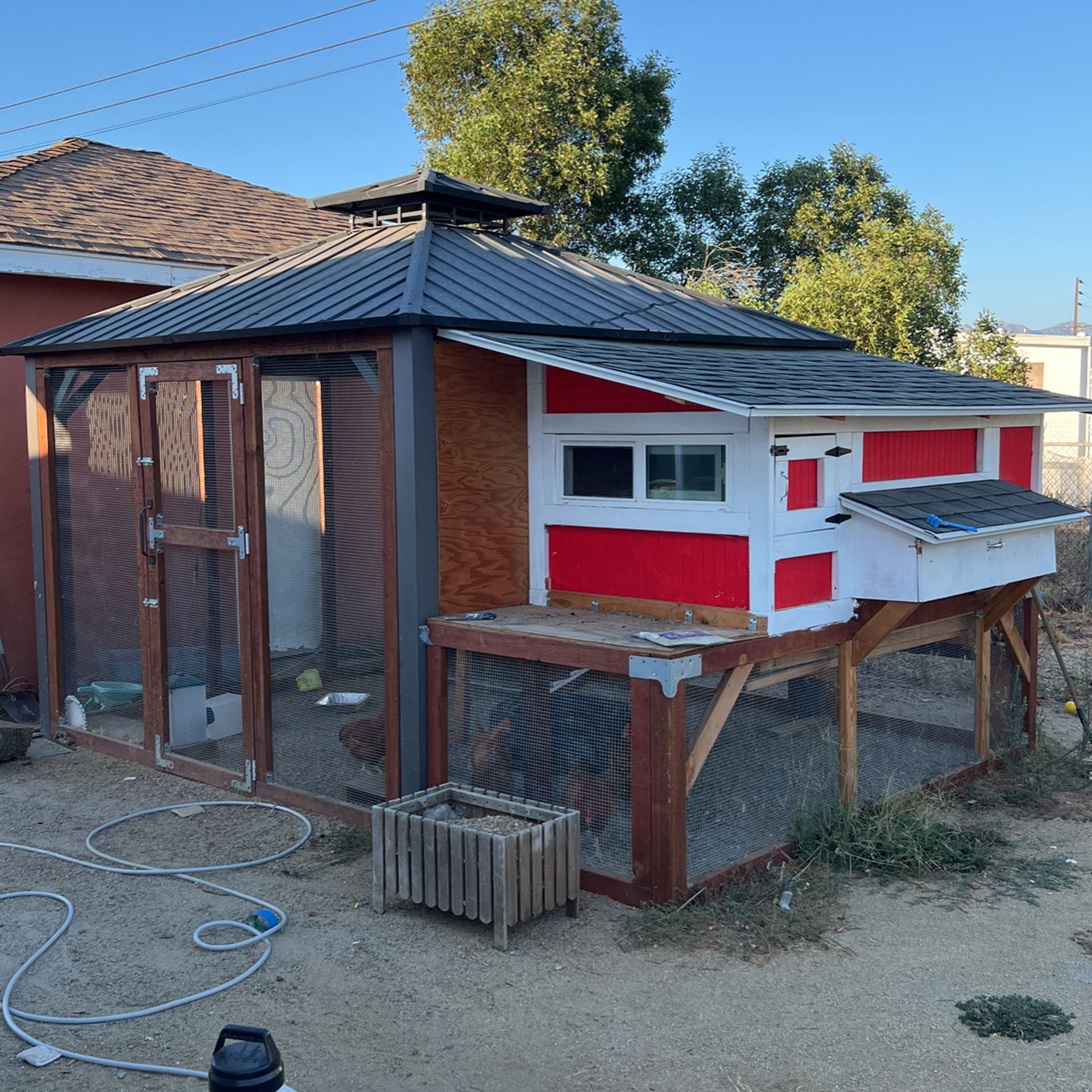 Chicken Coop With Huge Custom 10x10 Chicken Run.