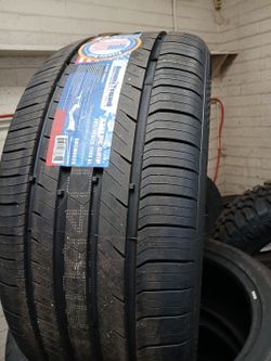 New set of tires 305 40 22 AMERITREAD