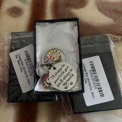 Brand New Little Christmas Gift For Mom 3 For $5