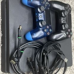 PS4 Slim 