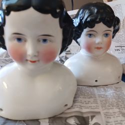 ANTIQUE CHINA DOLL HEAD PORCELAIN BLACK HAIR 5 INCHES