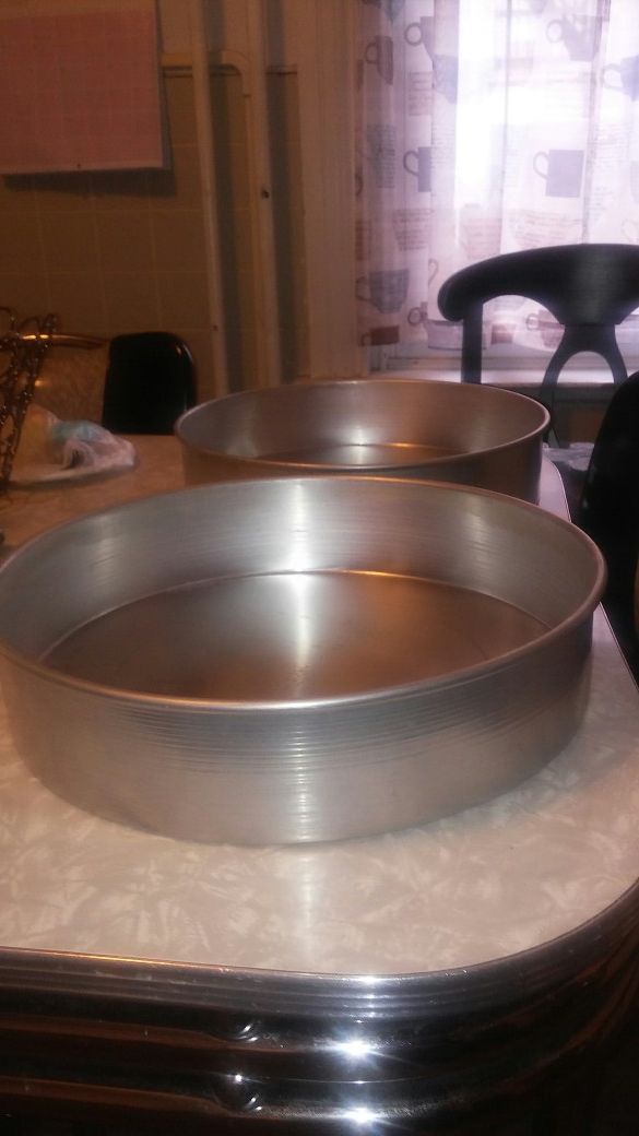 2 bakemate 14"x 3" cake pans