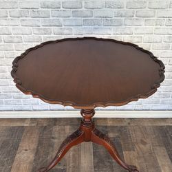 Vintage Baker Tilt Pie Table