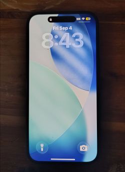 Apple iPhone 15, 128GB, Unlocked, Black, very nice condition