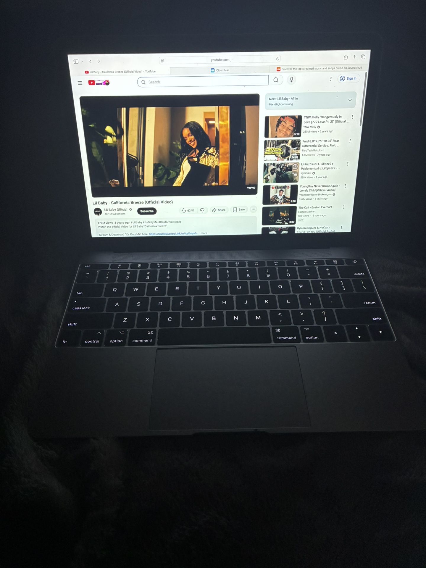 MacBook 2017