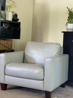 Leather Chair MUST GO