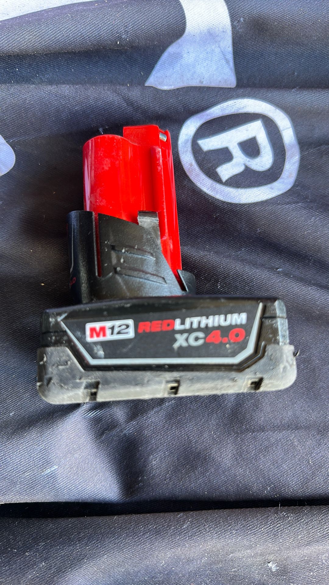 Milwaukee V12